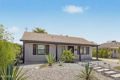 Exterior - 1413 Edgemont Ave, Phoenix, AZ 85006 photo 2 of 8