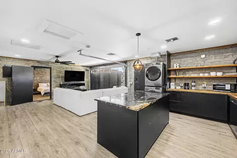 Kitchen - 1413 Edgemont Ave, Phoenix, AZ 85006 photo 5 of 6