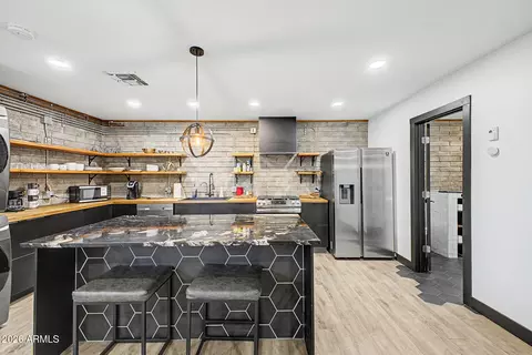 Kitchen - 1413 Edgemont Ave, Phoenix, AZ 85006 photo 4 of 6