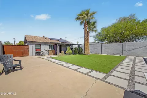 Exterior - 1413 Edgemont Ave, Phoenix, AZ 85006 photo 6 of 8