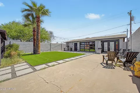 Exterior - 1413 Edgemont Ave, Phoenix, AZ 85006 photo 5 of 8