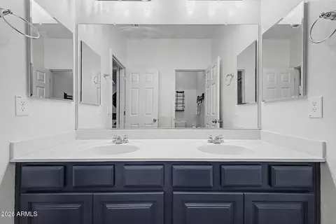 Bath - 7064 E Osage Ave, Mesa, AZ 85212 photo 5 of 6