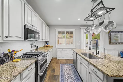 Kitchen - 7064 E Osage Ave, Mesa, AZ 85212 photo 2 of 4