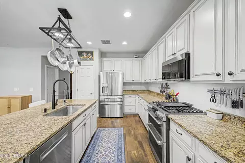Kitchen - 7064 E Osage Ave, Mesa, AZ 85212 photo 3 of 4