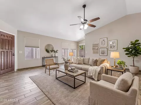 Living - 4327 E Siesta Ln, Phoenix, AZ 85050 photo 4 of 6