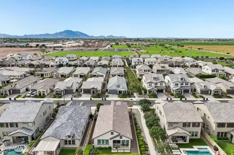 View/Area - 2108 E Warbler Rd, Gilbert, AZ 85297 photo 3 of 4
