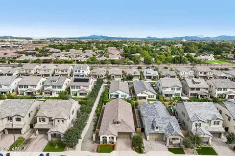 View/Area - 2108 E Warbler Rd, Gilbert, AZ 85297 photo 2 of 4