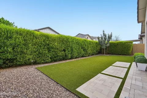 Exterior - 2108 E Warbler Rd, Gilbert, AZ 85297 photo 4 of 9
