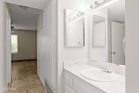 Bath - 5525 E Thomas Rd #R11, Phoenix, AZ 85018 photo 2 of 2
