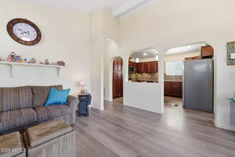 Entry Way - 906 Aero Rd, Mesa, AZ 85205 photo 2 of 3