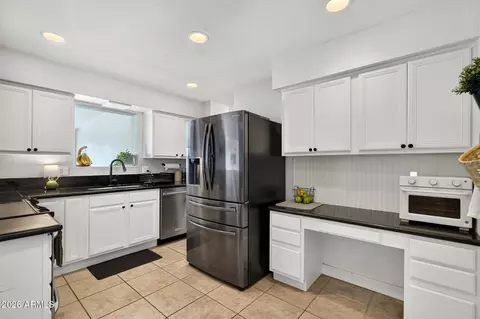 Kitchen - 7409 Edgewood Ave, Mesa, AZ 85208 photo 4 of 5