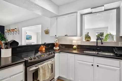 Kitchen - 7409 Edgewood Ave, Mesa, AZ 85208 photo 5 of 5