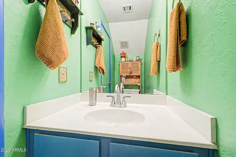 Bath - 4442 E Bluefield Ave, Phoenix, AZ 85032 photo 1 of 3