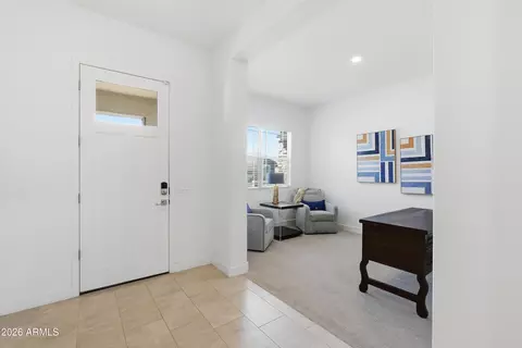 Entry Way - 2522 E Pleasant Ln, Phoenix, AZ 85042 photo 2 of 2