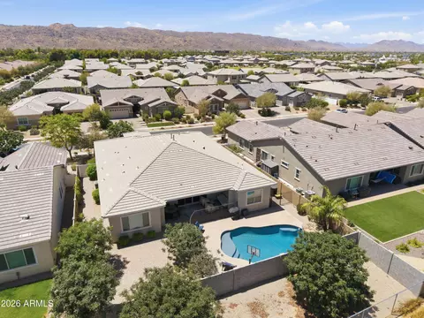 View/Area - 2522 E Pleasant Ln, Phoenix, AZ 85042 photo 1 of 5