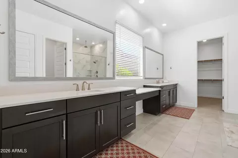 Bath - 2522 E Pleasant Ln, Phoenix, AZ 85042 photo 3 of 6
