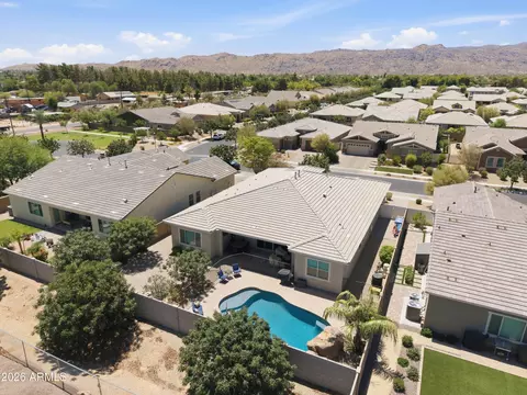 View/Area - 2522 E Pleasant Ln, Phoenix, AZ 85042 photo 3 of 5