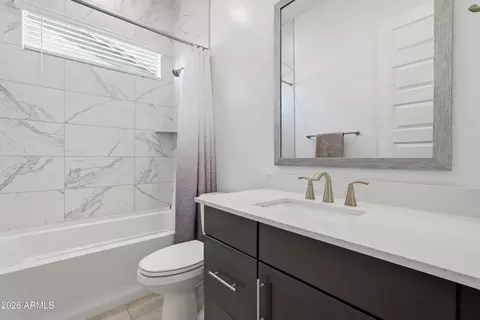 Bath - 2522 E Pleasant Ln, Phoenix, AZ 85042 photo 5 of 6