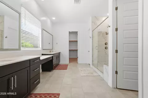 Bath - 2522 E Pleasant Ln, Phoenix, AZ 85042 photo 1 of 6