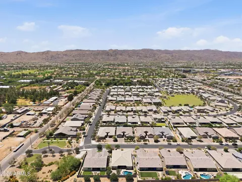 View/Area - 2522 E Pleasant Ln, Phoenix, AZ 85042 photo 5 of 5