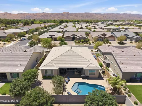 View/Area - 2522 E Pleasant Ln, Phoenix, AZ 85042 photo 2 of 5