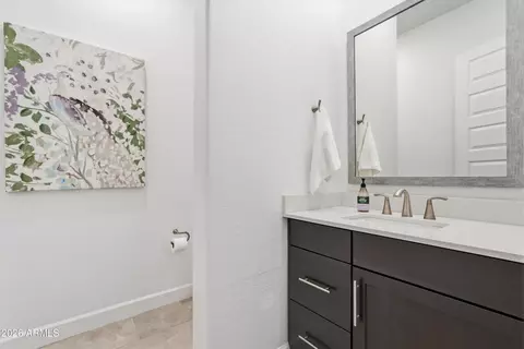 Bath - 2522 E Pleasant Ln, Phoenix, AZ 85042 photo 6 of 6