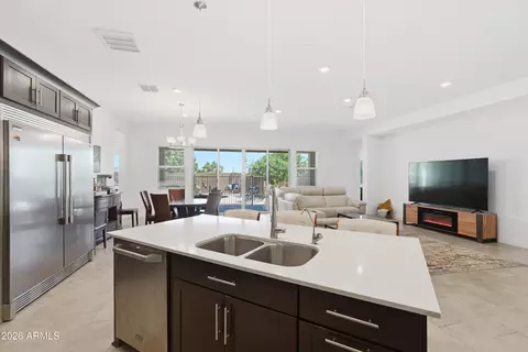 Kitchen - 2522 E Pleasant Ln, Phoenix, AZ 85042 photo 3 of 5
