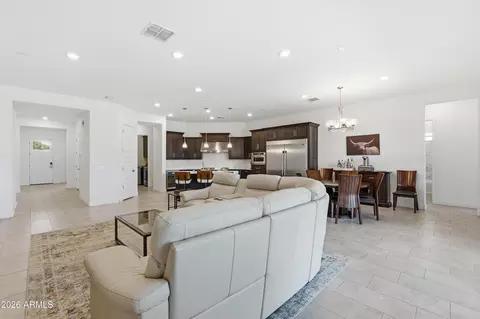 Entry Way - 2522 E Pleasant Ln, Phoenix, AZ 85042 photo 1 of 2