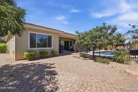 Exterior - 2522 E Pleasant Ln, Phoenix, AZ 85042 photo 6 of 14