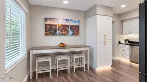 Dining - 3817 N 59th Dr, Phoenix, AZ 85033 photo 2 of 3