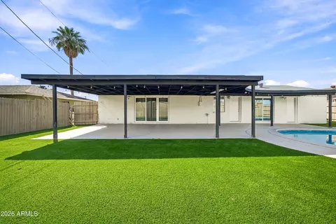 Exterior - 3817 N 59th Dr, Phoenix, AZ 85033 photo 7 of 8