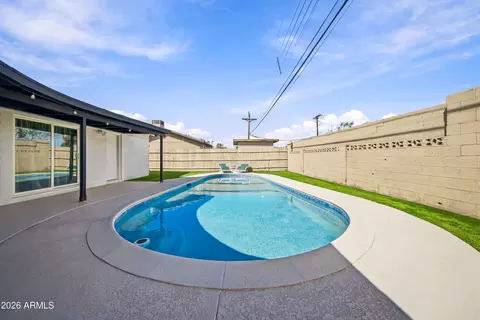 Exterior - 3817 N 59th Dr, Phoenix, AZ 85033 photo 5 of 8