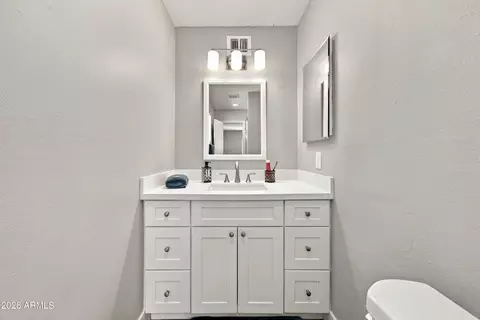Bath - 3817 N 59th Dr, Phoenix, AZ 85033 photo 2 of 5