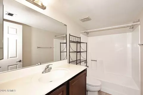 Bath - 1720 E Thunderbird Rd #2050, Phoenix, AZ 85022 photo 1 of 2