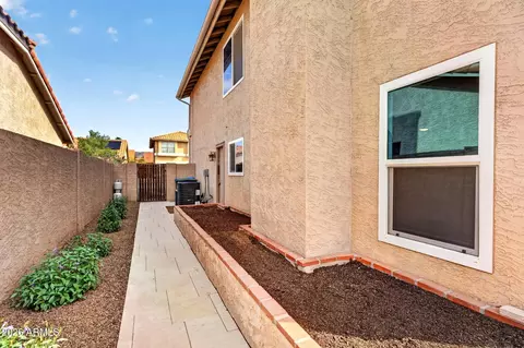 Exterior - 2709 E Thunderhill Pl, Phoenix, AZ 85048 photo 9 of 16