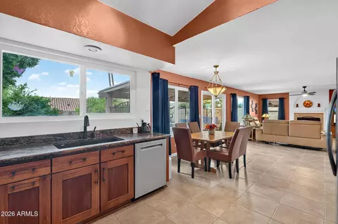 Kitchen - 2709 E Thunderhill Pl, Phoenix, AZ 85048 photo 5 of 5