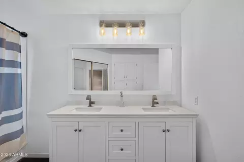 Bath - 2709 E Thunderhill Pl, Phoenix, AZ 85048 photo 3 of 5