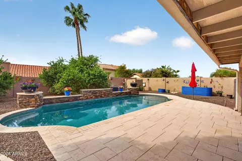 Exterior - 2709 E Thunderhill Pl, Phoenix, AZ 85048 photo 2 of 16