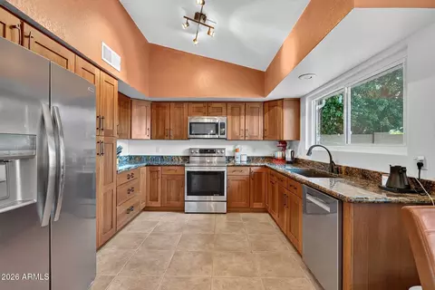 Kitchen - 2709 E Thunderhill Pl, Phoenix, AZ 85048 photo 1 of 5