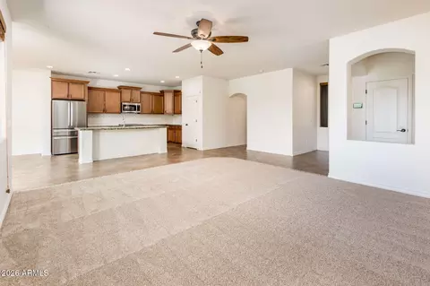 Living - 685 E Hummingbird Way, Gilbert, AZ 85297 photo 3 of 4
