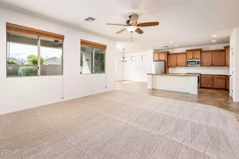Living - 685 E Hummingbird Way, Gilbert, AZ 85297 photo 1 of 4