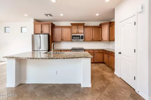 Kitchen - 685 E Hummingbird Way, Gilbert, AZ 85297 photo 1 of 4