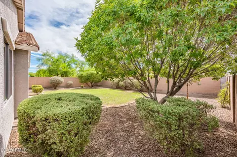Exterior - 685 E Hummingbird Way, Gilbert, AZ 85297 photo 9 of 10