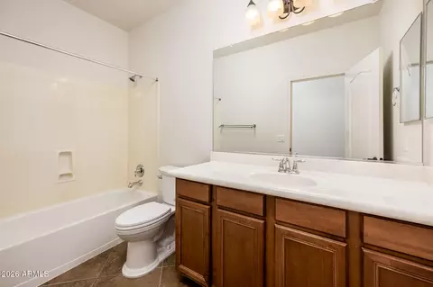 Bath - 685 E Hummingbird Way, Gilbert, AZ 85297 photo 3 of 3