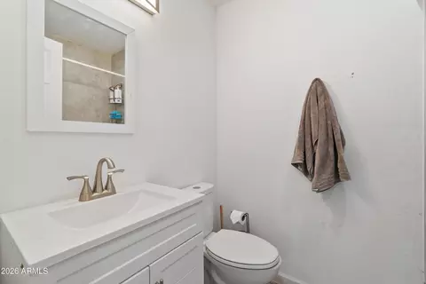 Bath - 509 E Centre Ave, Buckeye, AZ 85326 photo 1 of 4