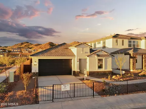6802 W Spur Dr, Peoria, AZ 85383