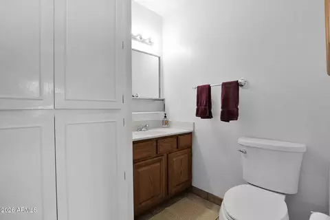 Bath - 2930 E Clarendon Ave, Phoenix, AZ 85016 photo 1 of 2
