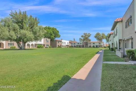 Exterior - 2930 E Clarendon Ave, Phoenix, AZ 85016 photo 2 of 5