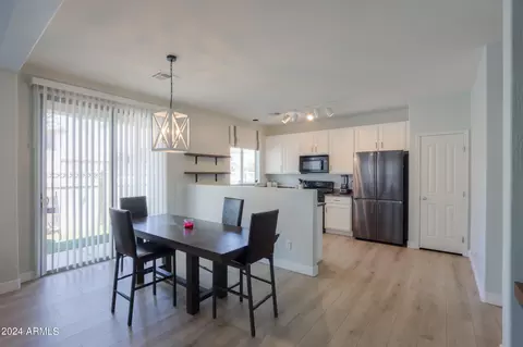 Dining - 986 S Hawk Ln, Gilbert, AZ 85296 photo 1 of 2
