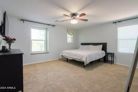 Bedroom - 986 S Hawk Ln, Gilbert, AZ 85296 photo 3 of 5